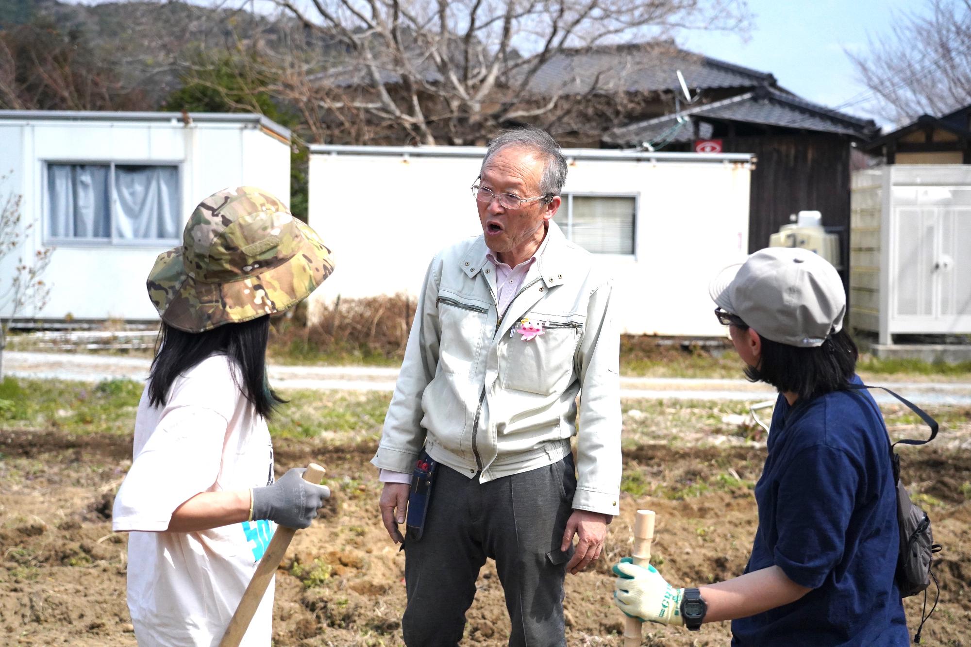「菌ちゃん先生」こと、長崎県で「菌ちゃんふぁーむ」を営む吉田俊道さん。明るいキャラクターで帰人メンバーからも大人気