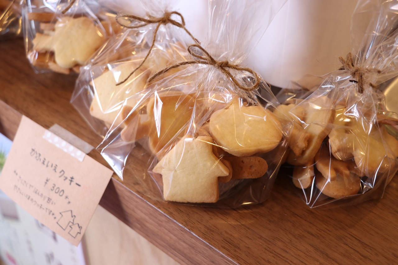 カフェで販売しているかふぇいえクッキー（300円）も人気
