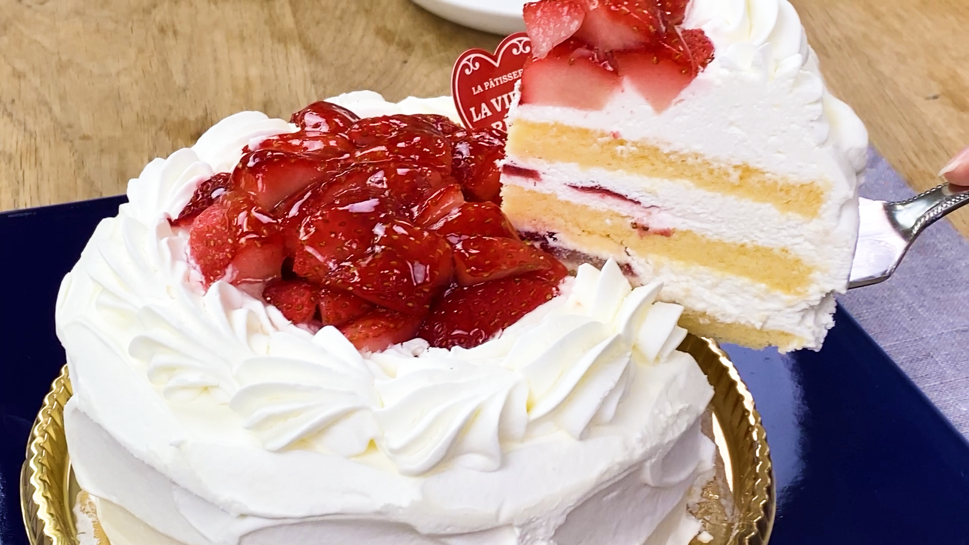 みんな大好き、苺のショートケーキ！高さもしっかりあります。