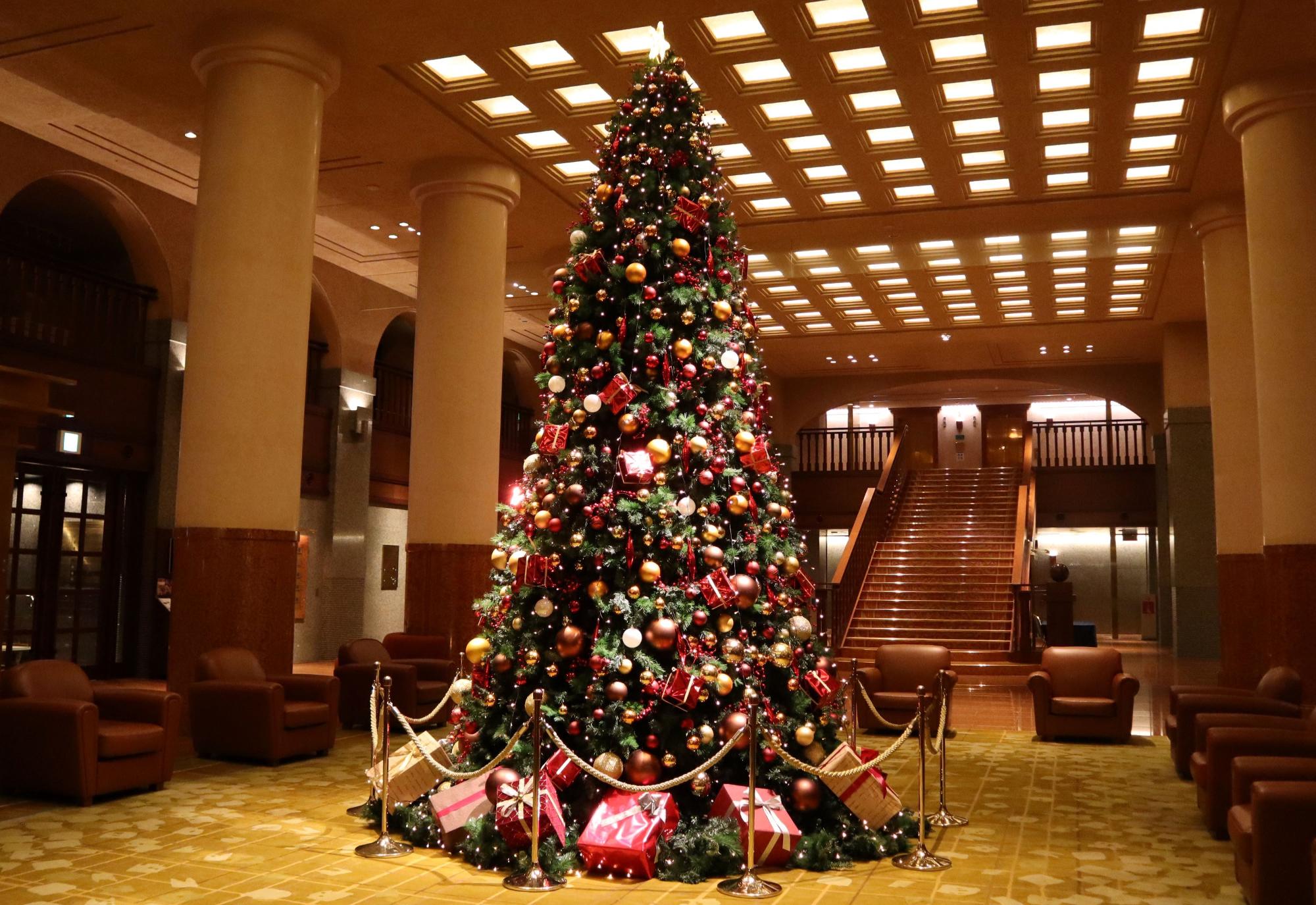 高さ5mのクリスマスツリーも　京都ホテルオークラ提供