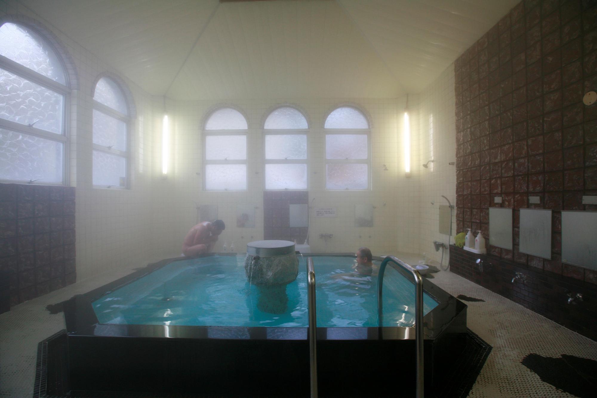 大正ロマン風の浴室　画像提供：島根県観光連盟