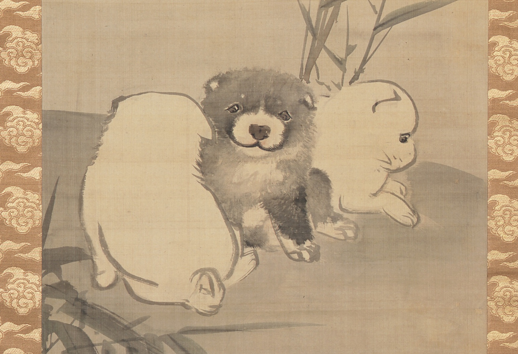 円山応挙「竹に狗子図」（左）
