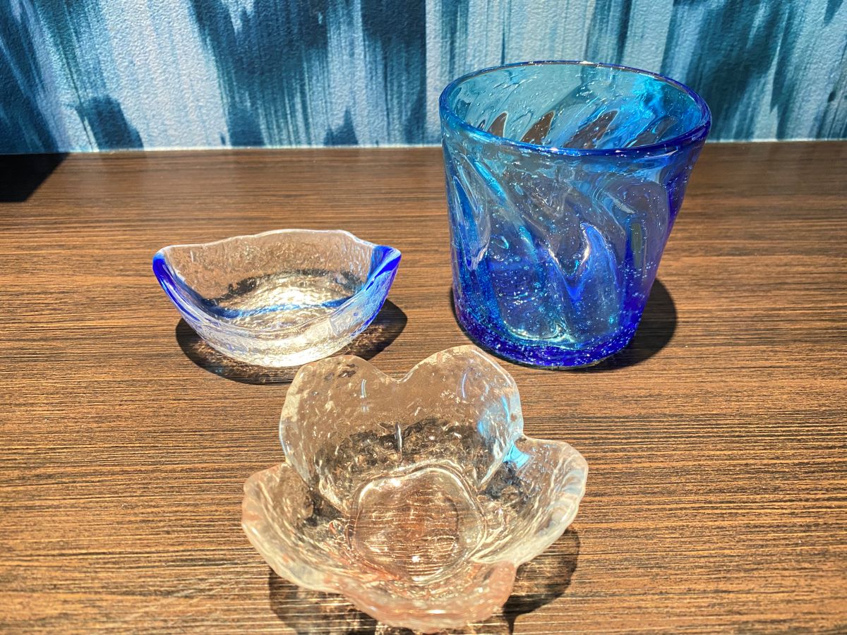 美しい琉球ガラスの器やグラス