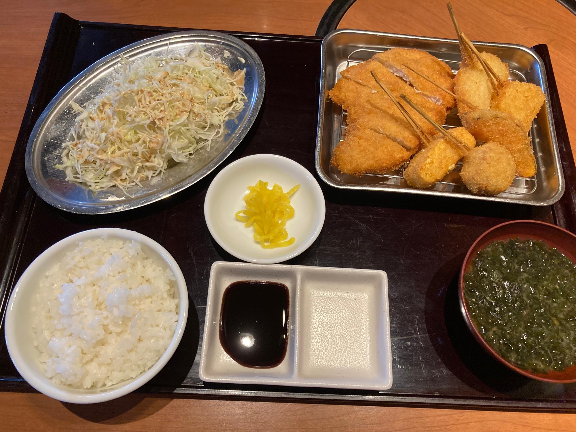Ａ定食（チキンカツ+5種類串カツ）　　¥759（税込）