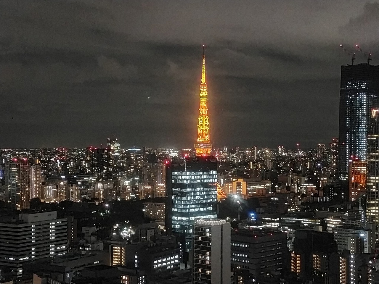 正面には東京タワー
