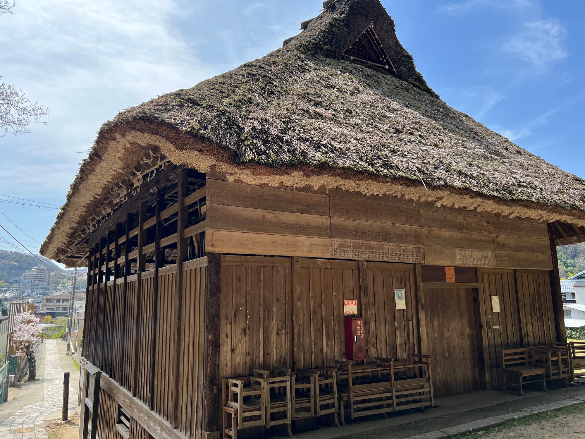 国の重要有形民俗文化財の農村歌舞伎舞台